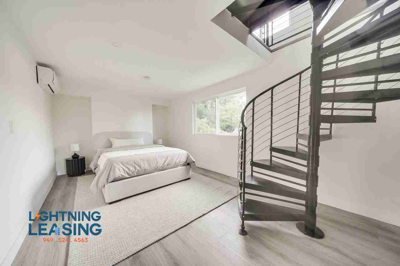 6900 Treasure Trl - Photo 6 of 39