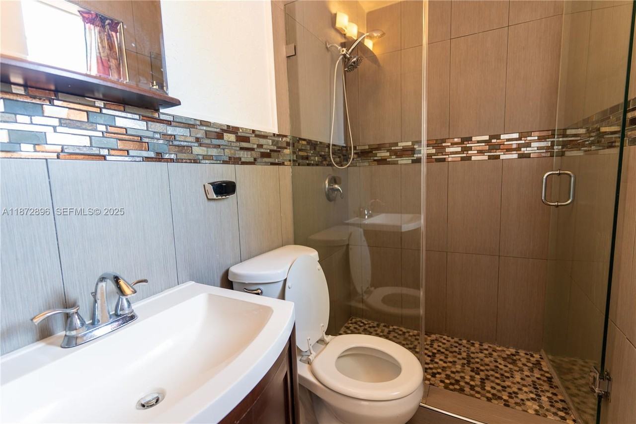 431 Northwest 47th Street - Photo 2 of 15