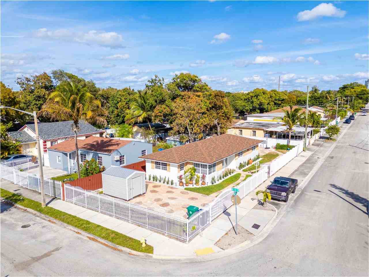 431 Northwest 47th Street - Photo 3 of 15