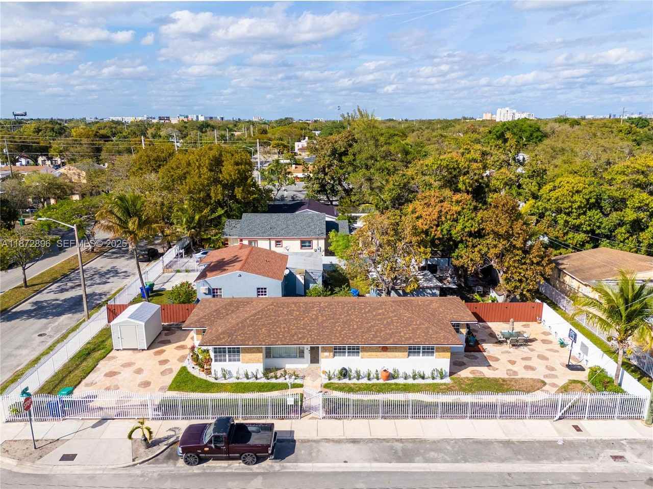 431 Northwest 47th Street - Photo 4 of 15