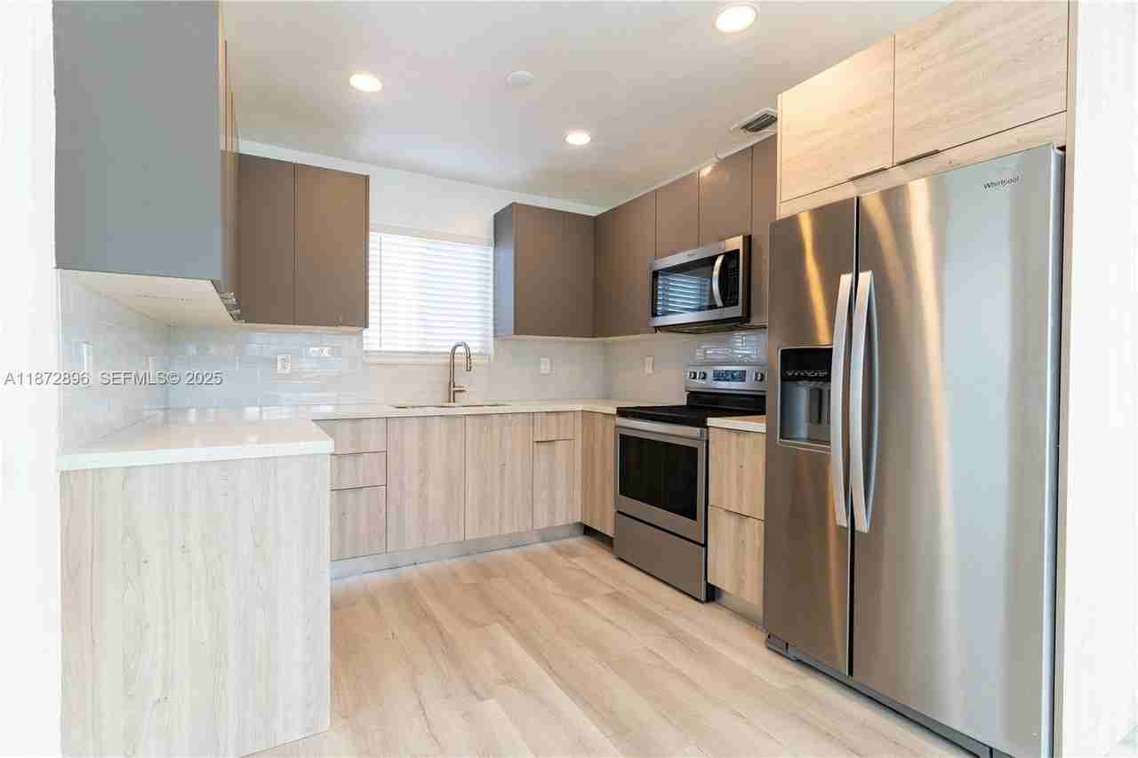 431 Northwest 47th Street - Photo 6 of 15