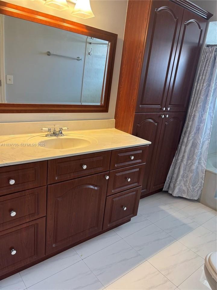 1065 Northwest 127th Path - Photo 4 of 24