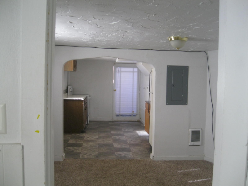 817 7th St S - Photo 2 of 5