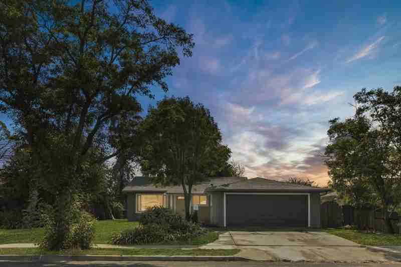 7594 Mayhews Landing Rd - Photo 2 of 31