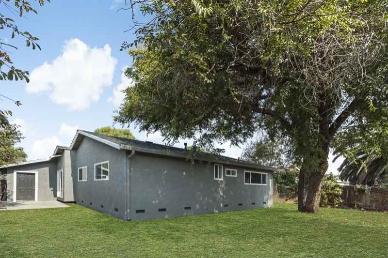 7594 Mayhews Landing Rd - Photo 7 of 31