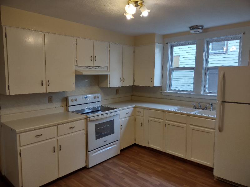 304 Hall Ave #2 - Photo 3 of 12