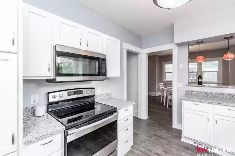 1341 F St - Photo 4 of 18