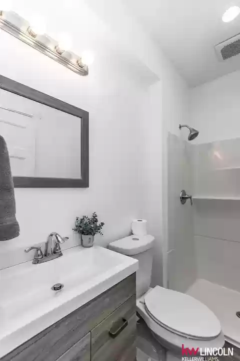 1341 F St - Photo 7 of 18