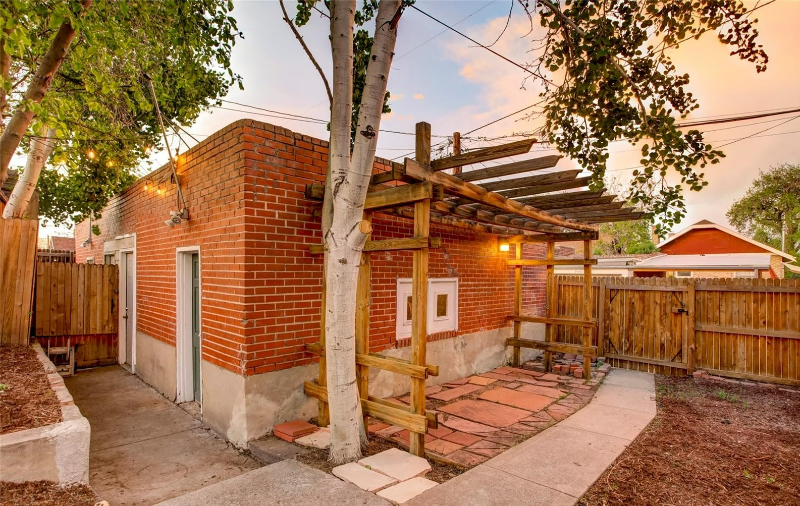 2440 N Gaylord St - Photo 2 of 17