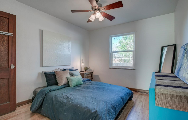 2440 N Gaylord St - Photo 5 of 17