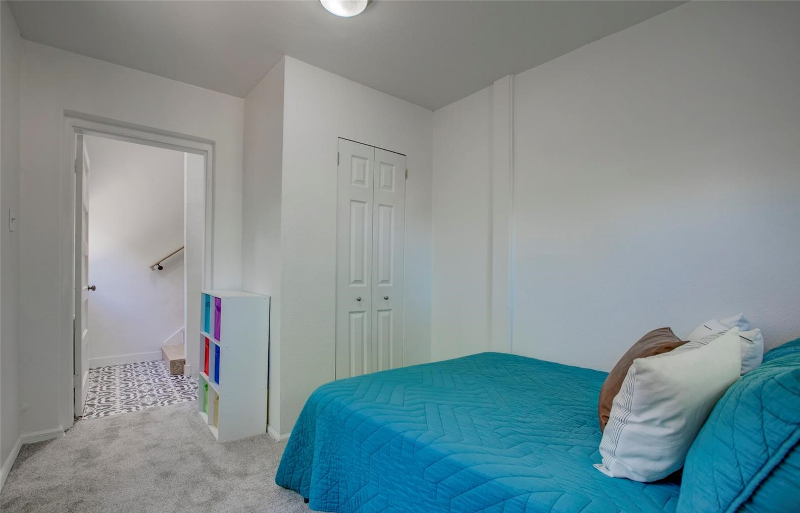 2440 N Gaylord St - Photo 6 of 17