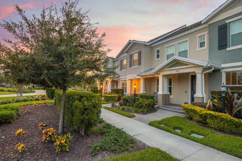 11908 Pebble Dr - Photo 4 of 46