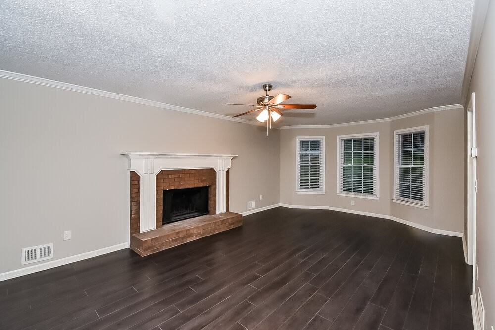 2466 Zachary Woods Dr Nw - Photo 5 of 18
