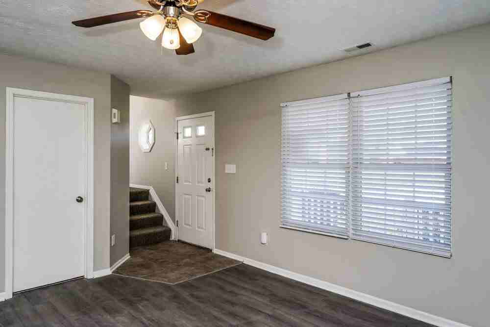 6311 Hackel Dr - Photo 6 of 17