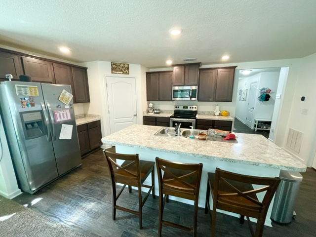 253 Cody St - Photo 7 of 19