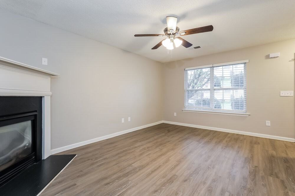 348 Coral Cir - Photo 4 of 20
