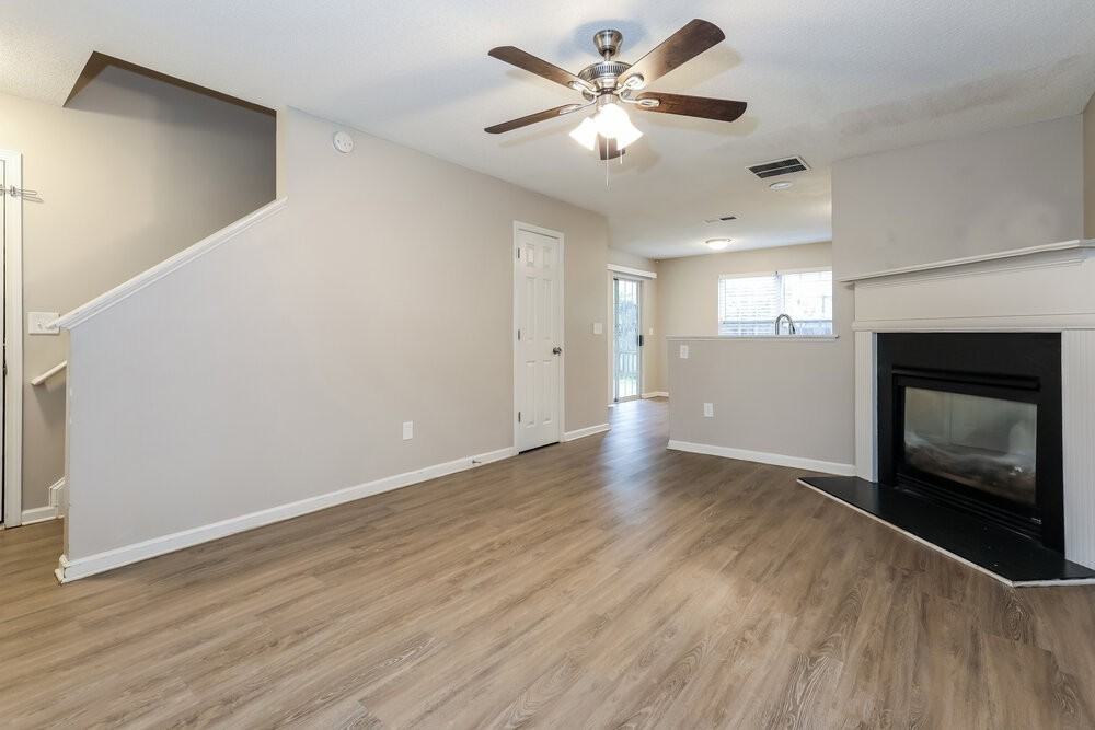 348 Coral Cir - Photo 5 of 20