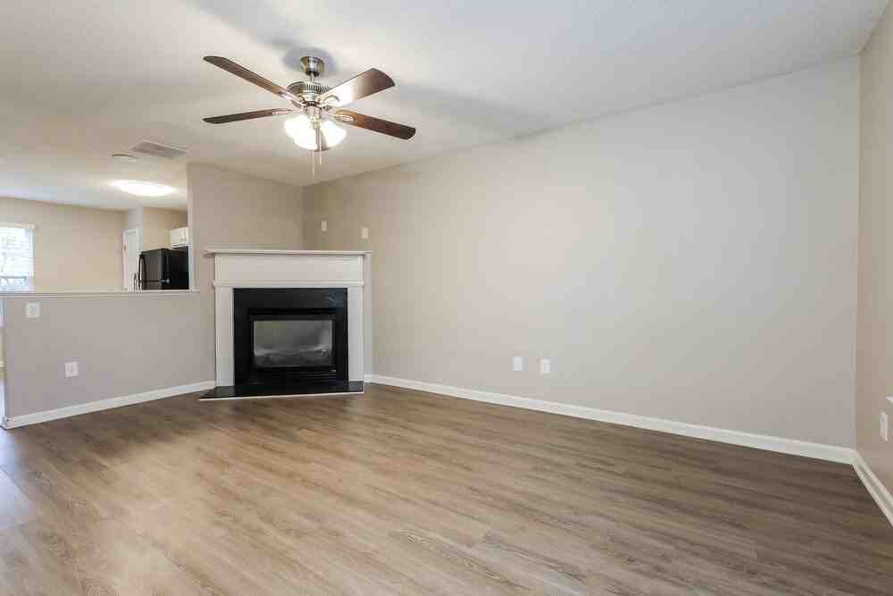 348 Coral Cir - Photo 7 of 20