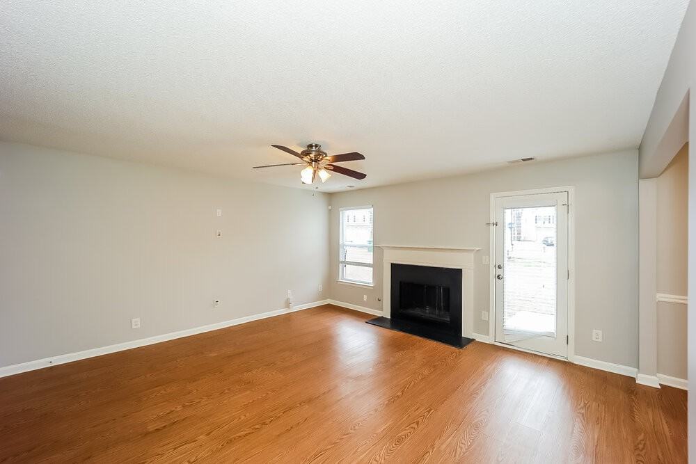 346 Haverhill Ln - Photo 5 of 17