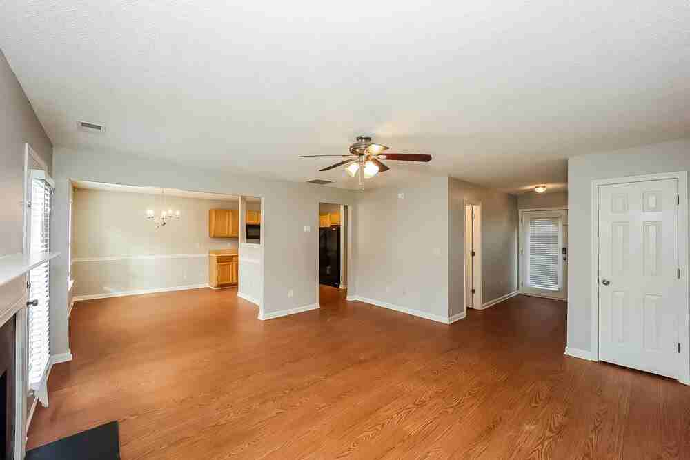 346 Haverhill Ln - Photo 6 of 17