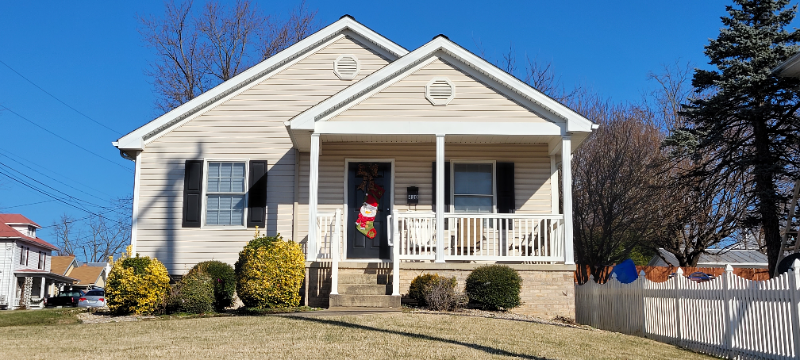 438 W Market St - Photo 2 of 38