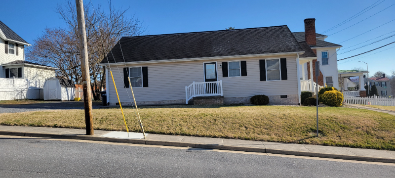 438 W Market St - Photo 7 of 38