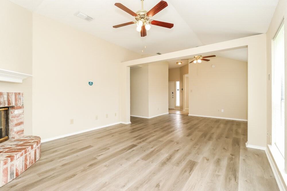 4001 Periwinkle Dr - Photo 3 of 16