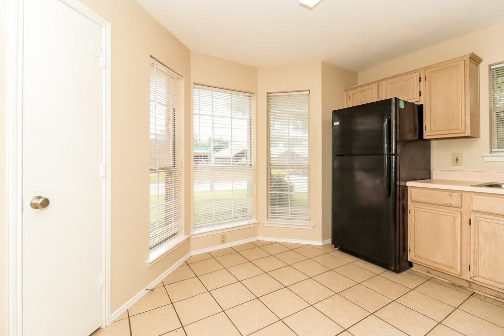 4001 Periwinkle Dr - Photo 7 of 16