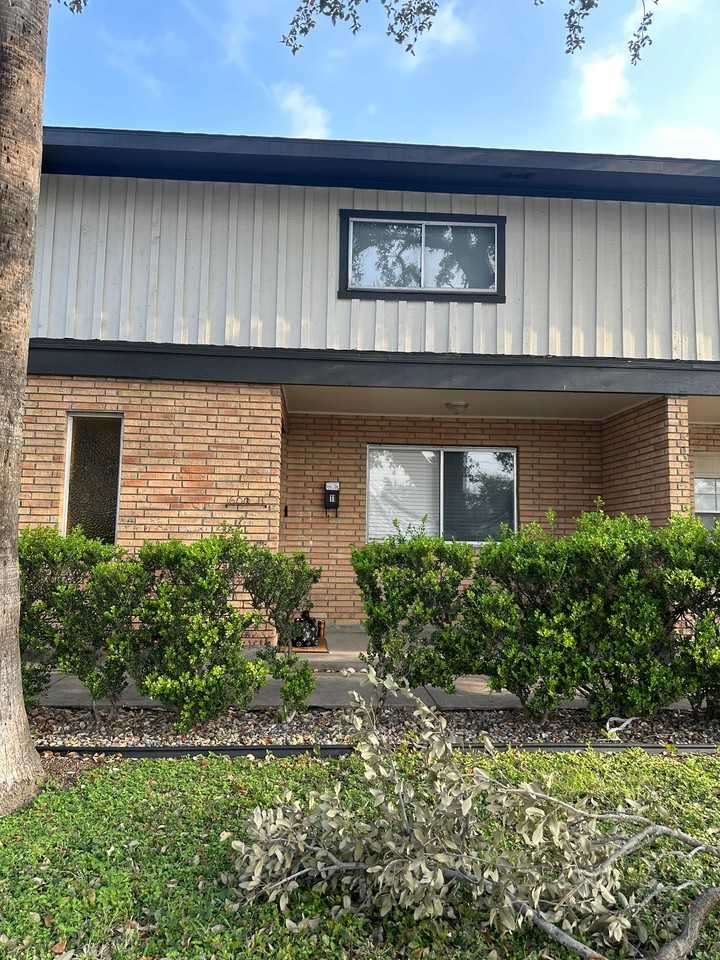 1600 W Nolana Ave #11 - Photo 2 of 15