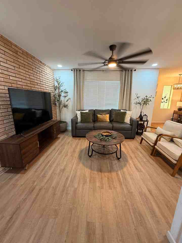 1600 W Nolana Ave #11 - Photo 3 of 15