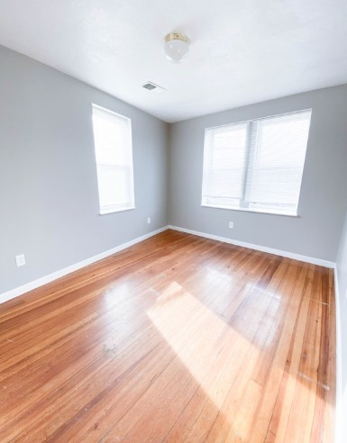 1227 Sea St #1 - Photo 3 of 5