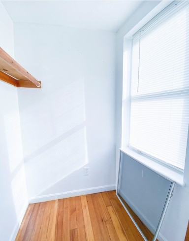 1227 Sea St #1 - Photo 4 of 5