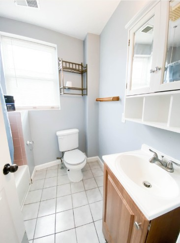 1227 Sea St #1 - Photo 5 of 5