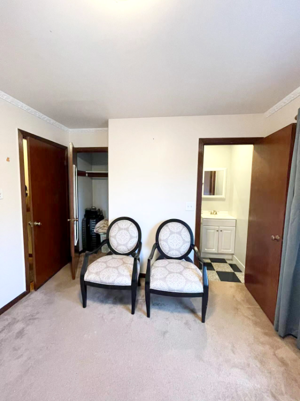 207 Anita Dr - Photo 3 of 9