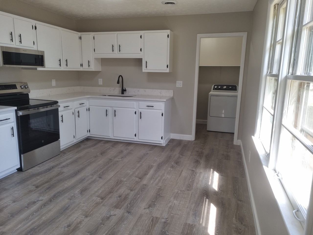 967 Sanchez Dr - Photo 6 of 21