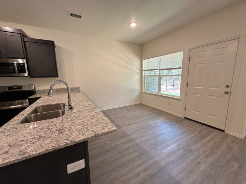 987 S Benchmark Ln #1 - Photo 4 of 17