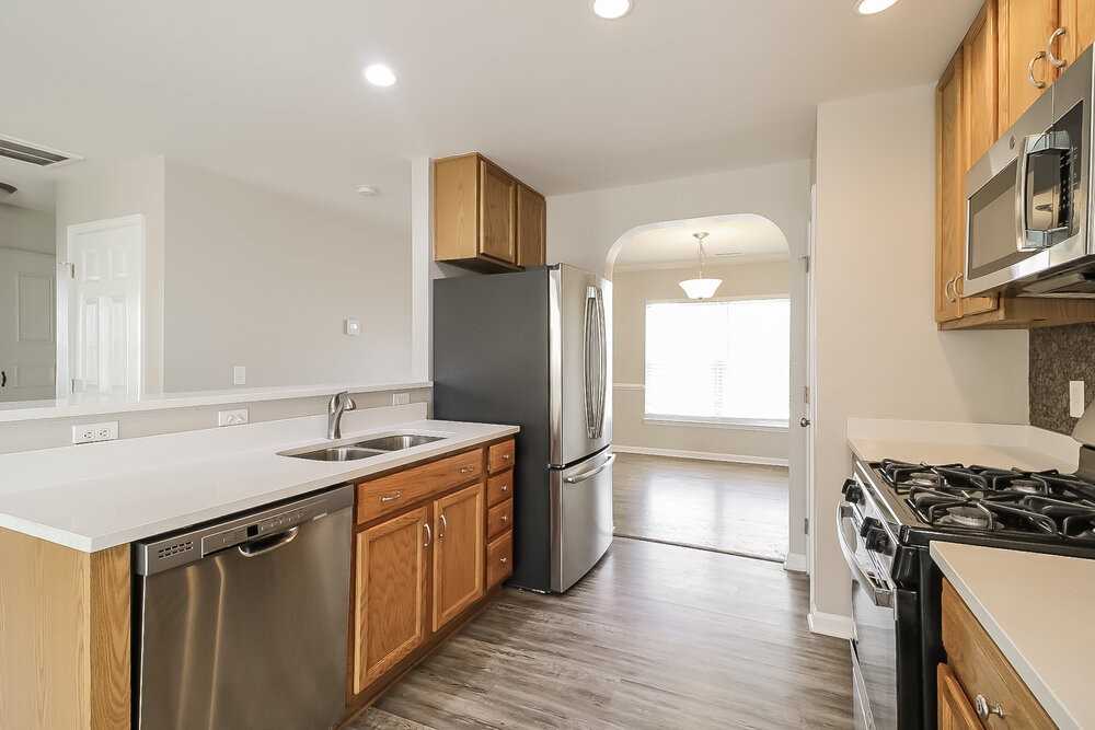 1650 Southcross St - Photo 7 of 17