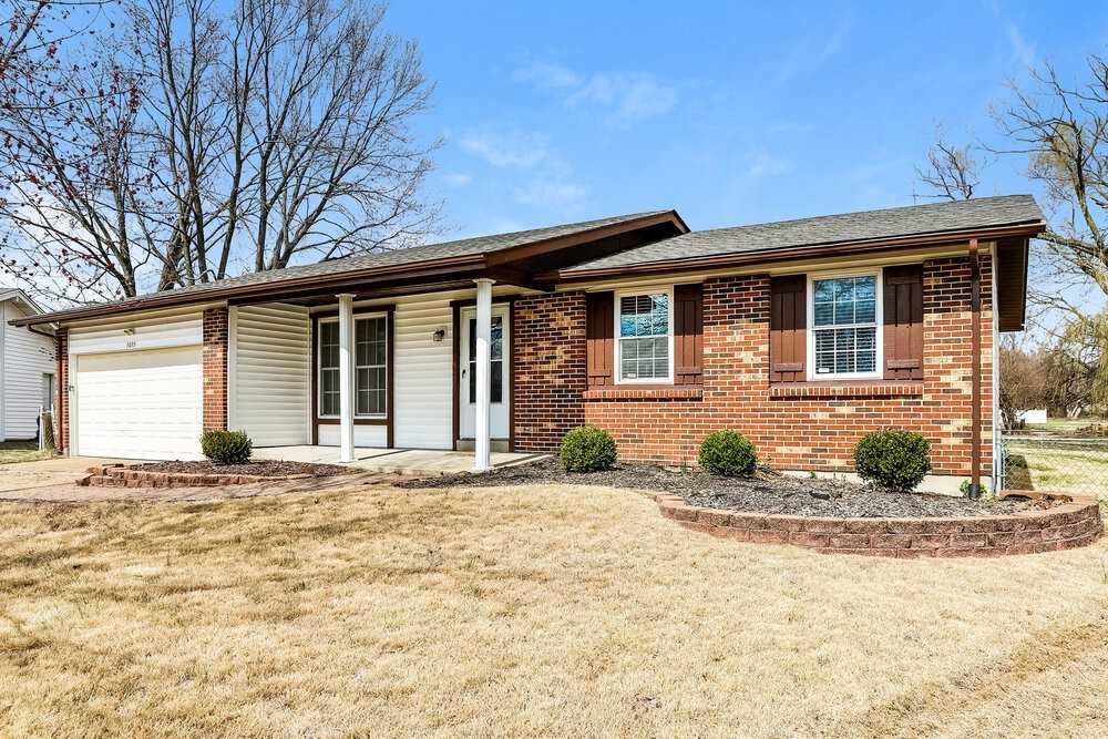 3035 Oriental Dr - Photo 4 of 18