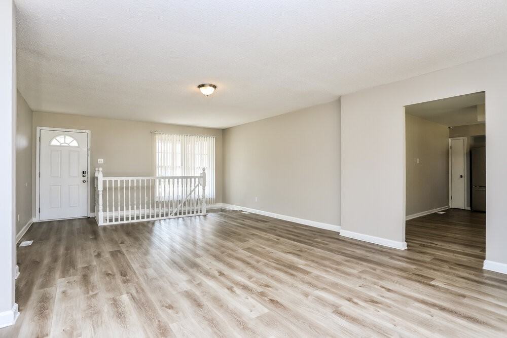 3035 Oriental Dr - Photo 5 of 18