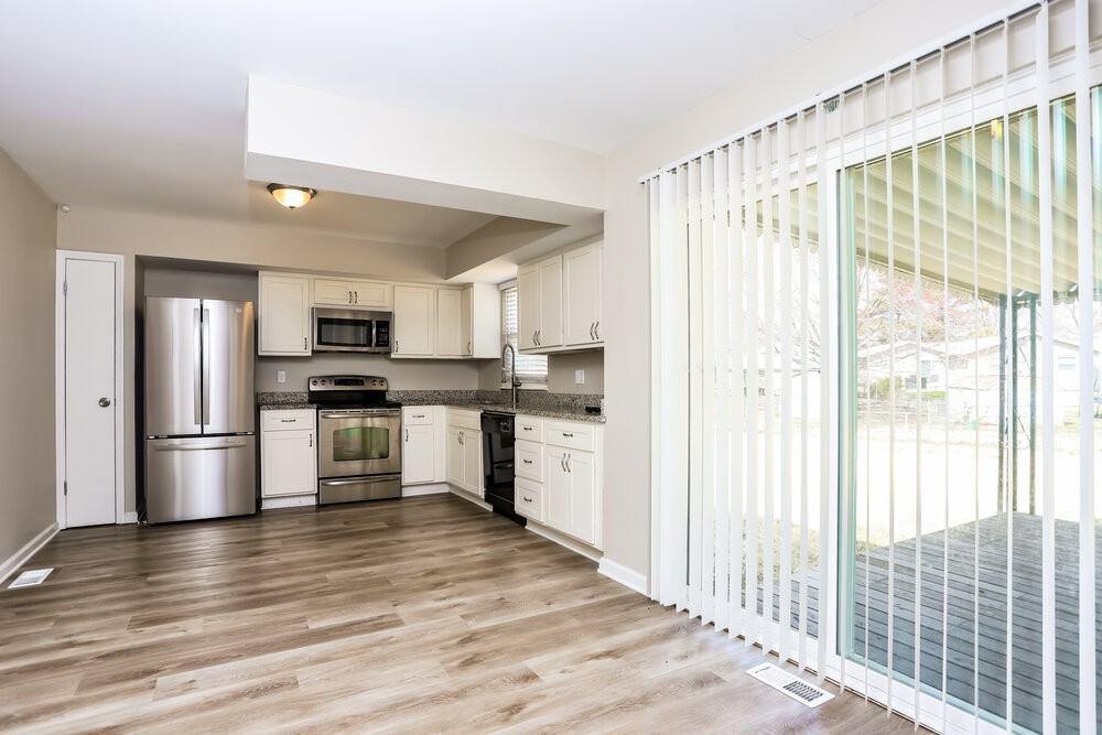 3035 Oriental Dr - Photo 7 of 18