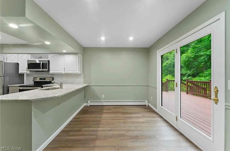 6881 Chestnut Ridge Rd #A - Photo 5 of 19