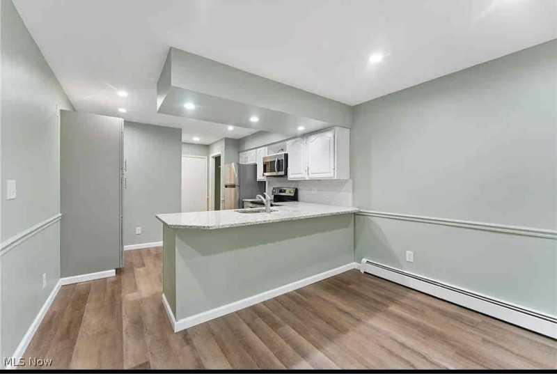 6881 Chestnut Ridge Rd #A - Photo 6 of 19