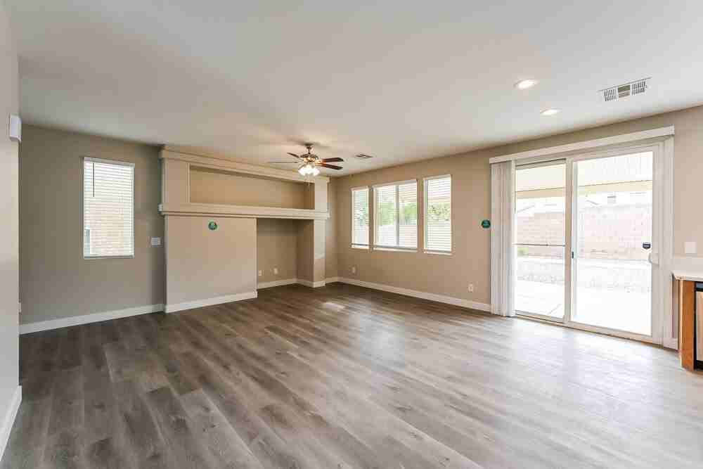 9327 Wishing Creek Ave - Photo 5 of 20