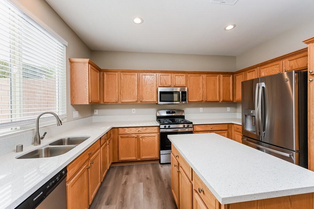 9327 Wishing Creek Ave - Photo 7 of 20