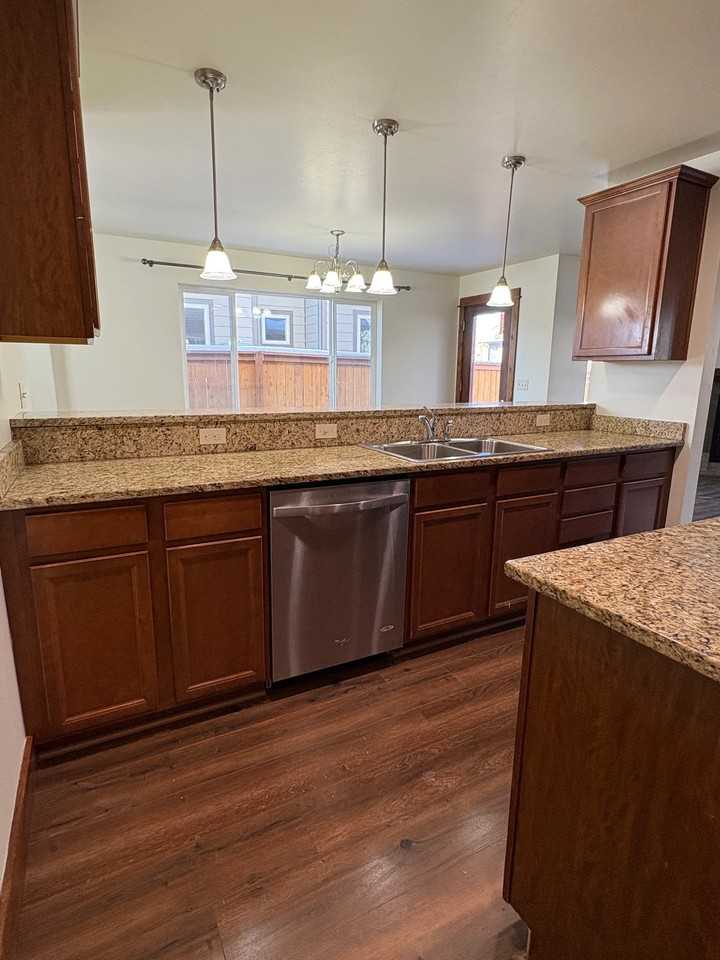 1623 Tempest Ct - Photo 7 of 23