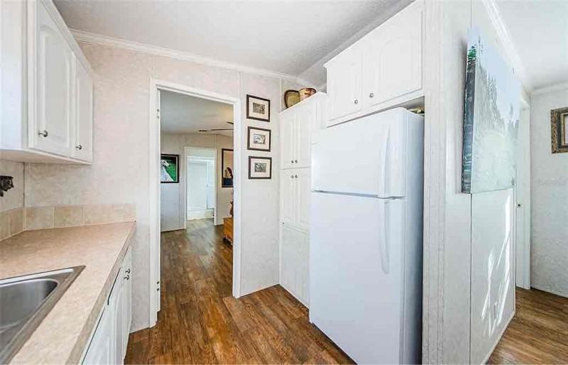 9514 Chris St - Photo 4 of 20