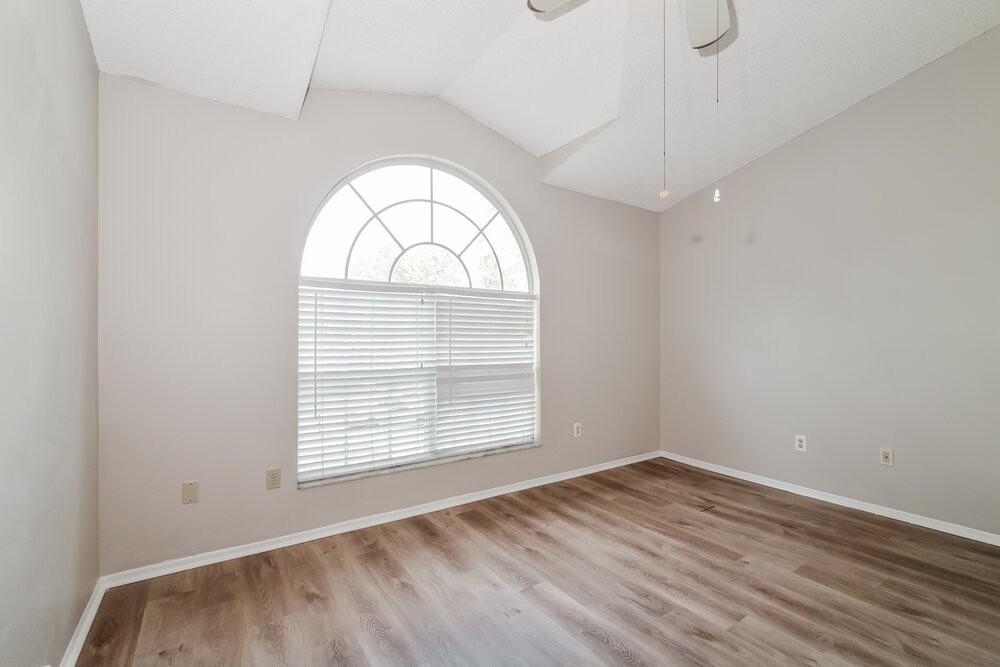 1018 Corkwood Dr - Photo 5 of 17