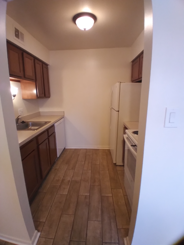 3300 Kenmore Rd #102 - Photo 4 of 8