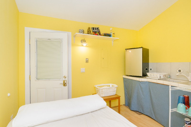 16B Ravenscroft Dr #TINY - Photo 3 of 11