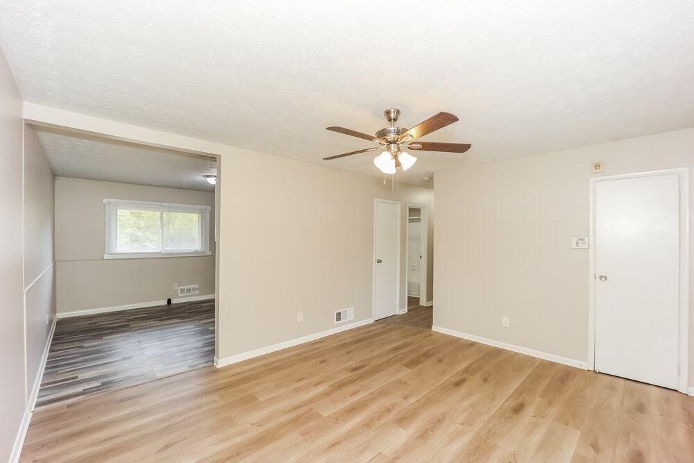 8970 Cornell Dr - Photo 4 of 19